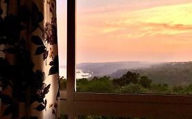 Birdsnest River View Holiday Home